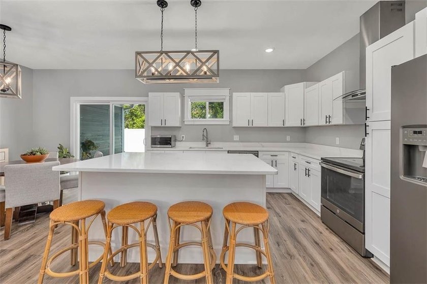 BIG LOT, beautifully designed 3BR/2BA home in the sought-after - photo 4