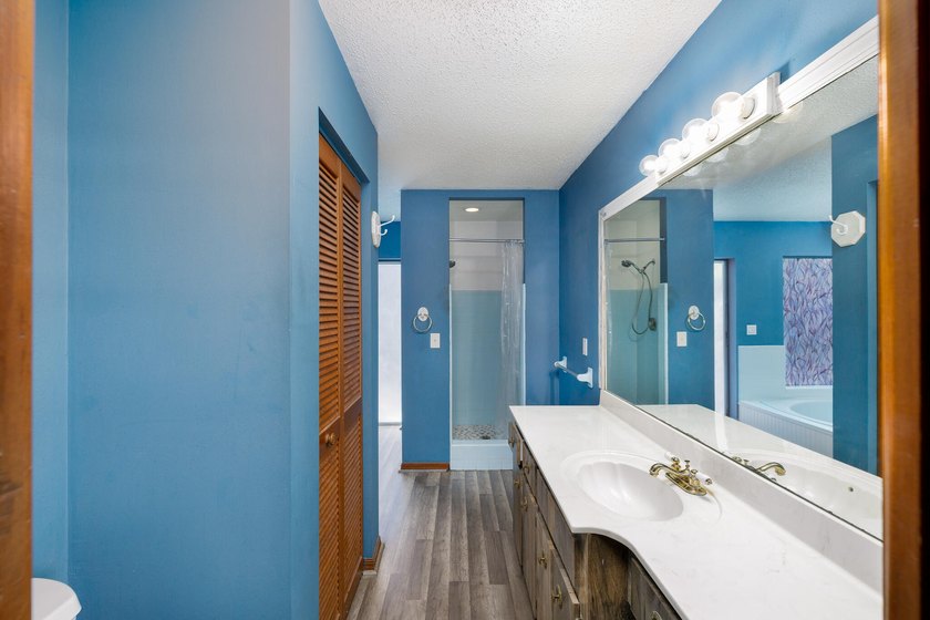 Beautiful three-bedroom, two bath home located in a charming - photo 16