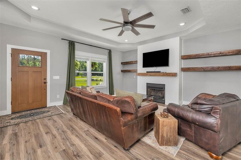 BIG LOT, beautifully designed 3BR/2BA home in the sought-after - photo 8