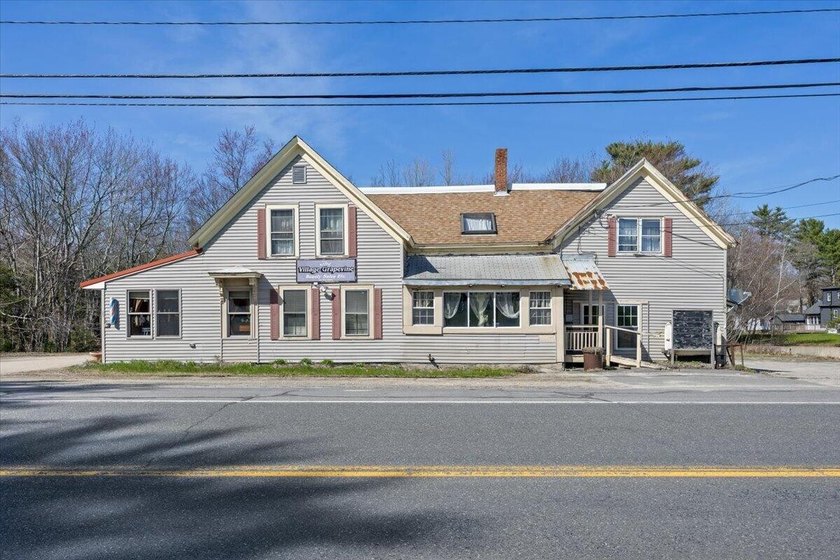 Prime opportunity in the heart of Waterboro! Perfectly - photo 3