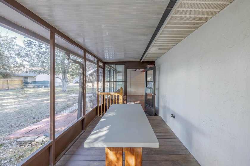 Beautiful three-bedroom, two bath home located in a charming - photo 30