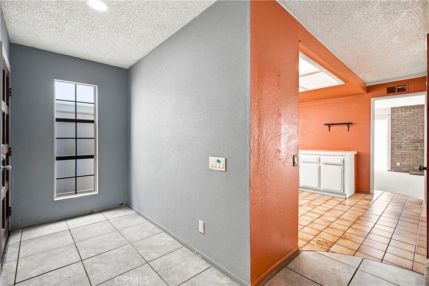 Downtown Huntington Beach Fixer Opportunity! Rare opportunity to - photo 9