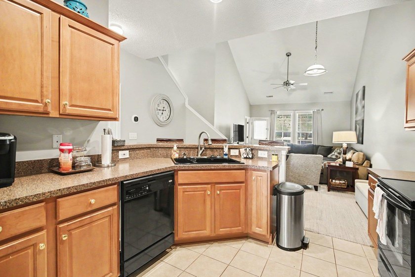 Welcome to your dream retreat in the highly sought-after - photo 11