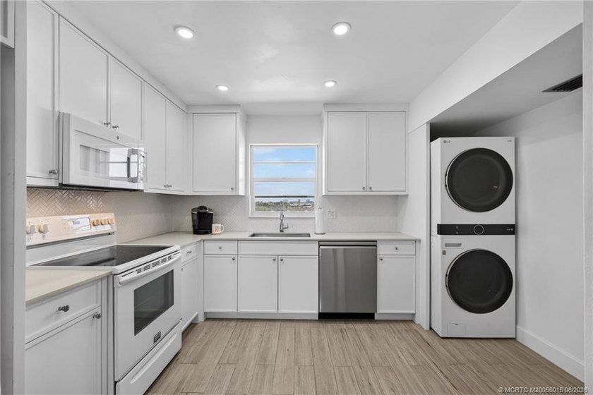 Enjoy breathtaking million-dollar Intracoastal and park views - photo 13