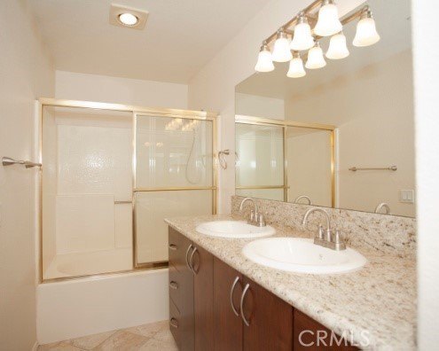 Welcome to this updated two-bedroom, two-bath condominium - photo 8