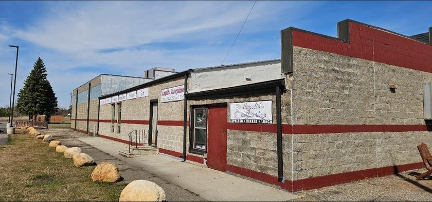 The possibilities are endless with this 9250 sq ft building - photo 4