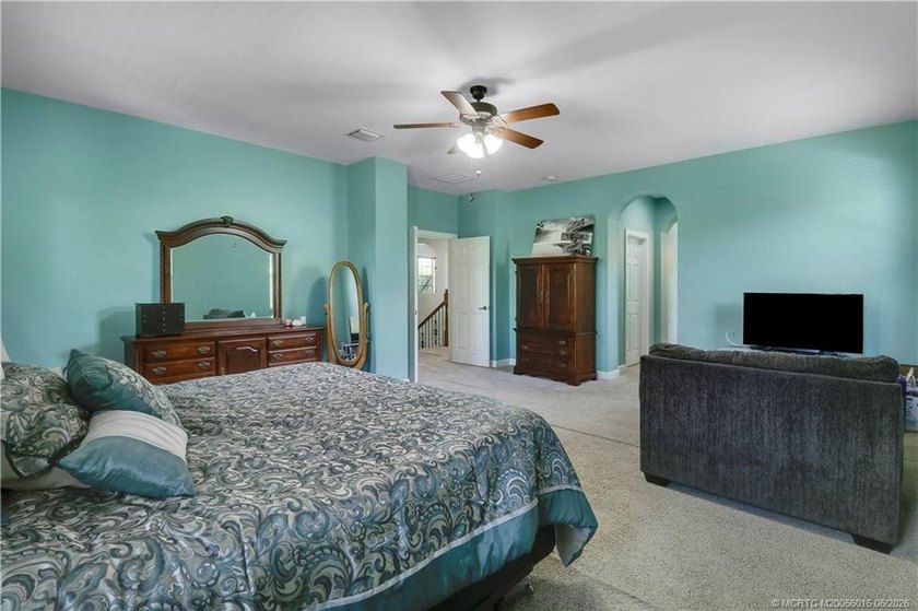 Spectacular Yellowstone model home situated on a quiet - photo 14
