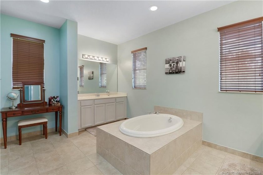 Spectacular Yellowstone model home situated on a quiet - photo 16