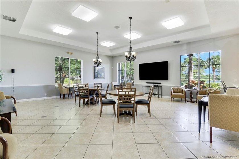 Spectacular Yellowstone model home situated on a quiet - photo 41
