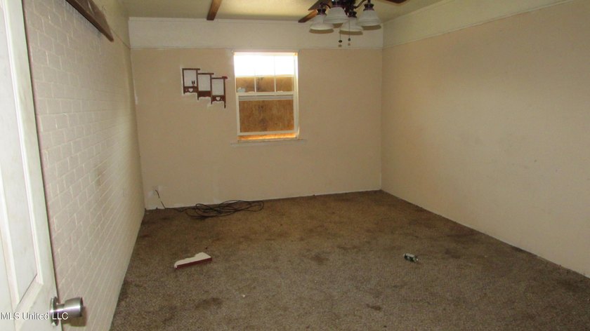 3 bedroom 2 bath home being sold as-is. Newer roof for lower - photo 15