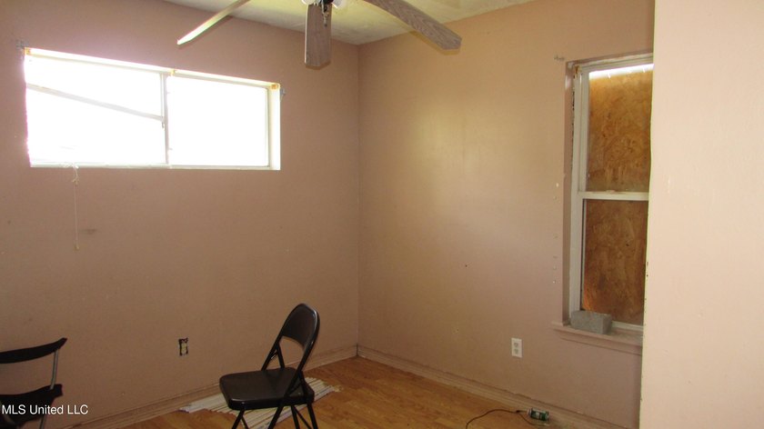 3 bedroom 2 bath home being sold as-is. Newer roof for lower - photo 19