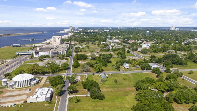 **Now zoned Commercial Business (CB) - short-term rentals - photo 24