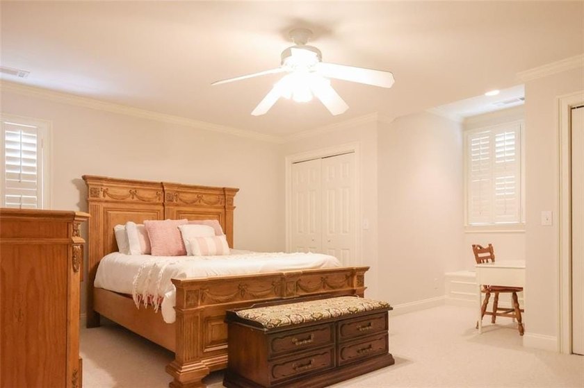 Premier Location in The Fairways! Welcome to a one-of-a-kind - photo 36