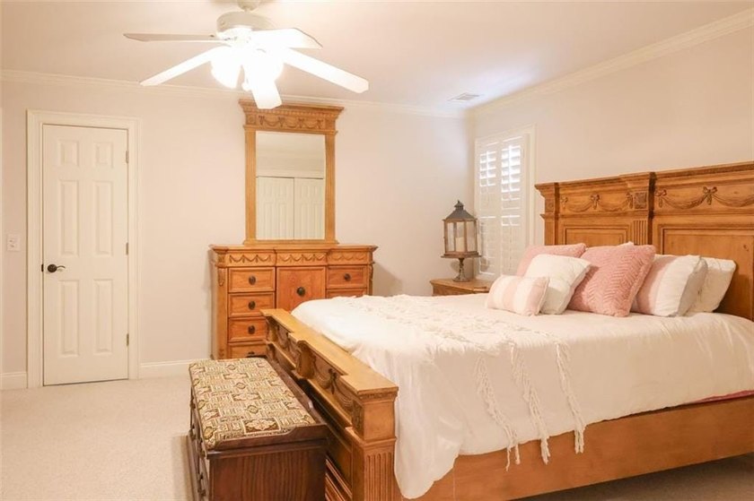 Premier Location in The Fairways! Welcome to a one-of-a-kind - photo 37