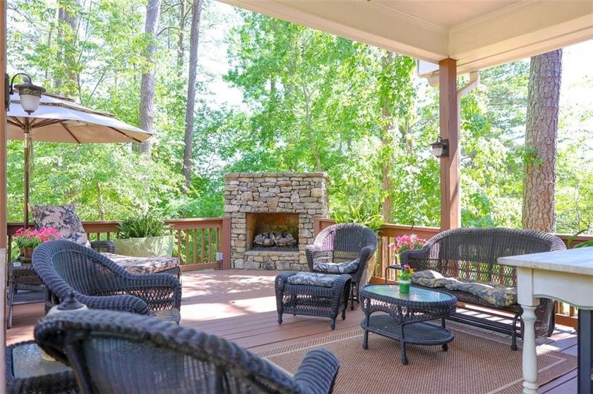 Premier Location in The Fairways! Welcome to a one-of-a-kind - photo 45