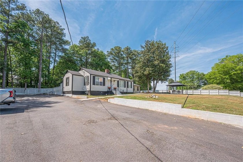 Fully operational and 100% occupied, this 13-bedroom adult - photo 4