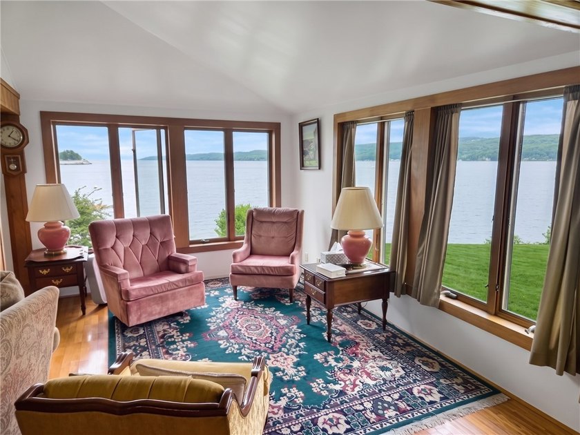 Imagine waking up to sunrise over the water in this exceptional - photo 13