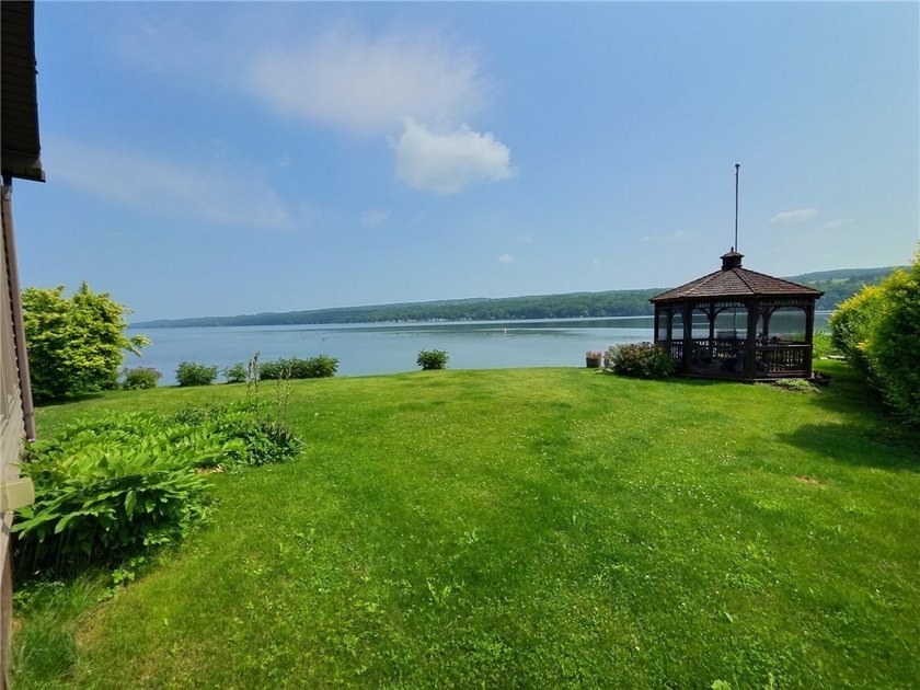 Imagine waking up to sunrise over the water in this exceptional - photo 29