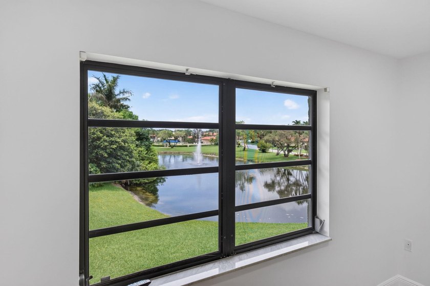 UPDATED UPPER CORNER 2 BED, 2BTH CONDO W/LAKEVIEWS. FRESHLY - photo 22