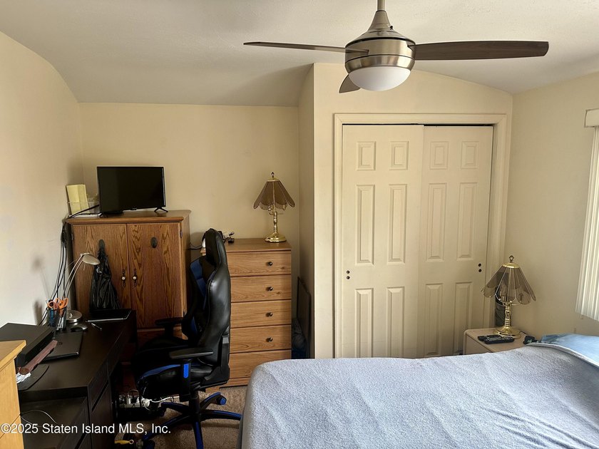 BACK ON THE MARKET! Welcome to this beautifully maintained - photo 22