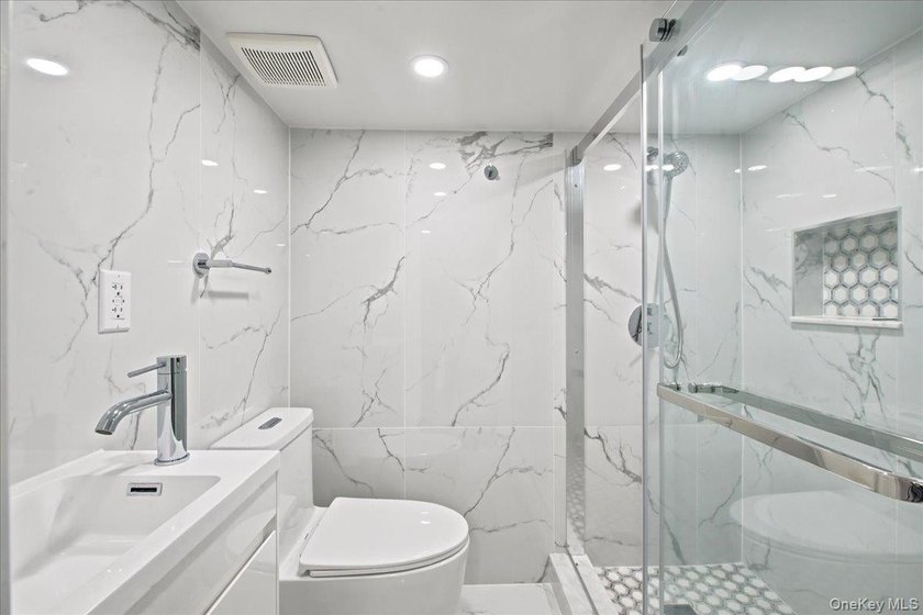 Space, Style, and Sophistication - A Fully Renovated Colonial on - photo 25