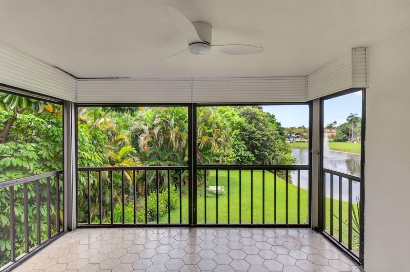 UPDATED UPPER CORNER 2 BED, 2BTH CONDO W/LAKEVIEWS. FRESHLY - photo 30
