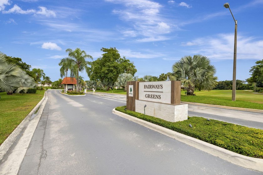 UPDATED UPPER CORNER 2 BED, 2BTH CONDO W/LAKEVIEWS. FRESHLY - photo 50