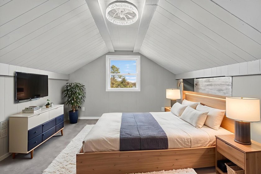 Welcome to this beautiful 3-bedroom, 2-bath home. Inside, you'll - photo 9