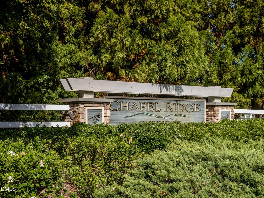 Wow! This gorgeous 4070 sf Prewitt-Douglas Custom home located - photo 4