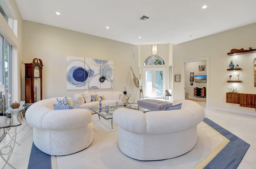 Perfect Cul-De-Sac Home in Manchester Greens, Wycliffe Golf &amp; - photo 6