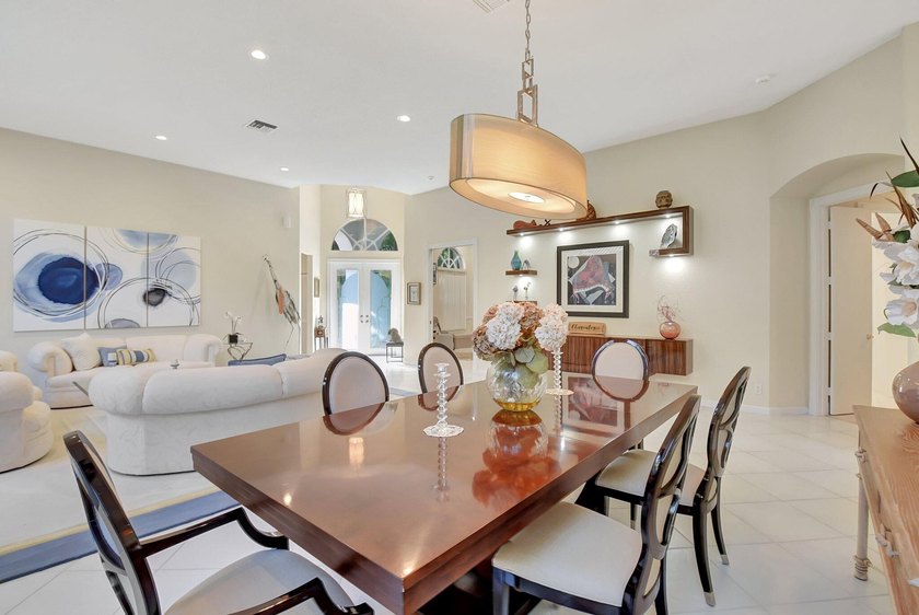 Perfect Cul-De-Sac Home in Manchester Greens, Wycliffe Golf &amp; - photo 9