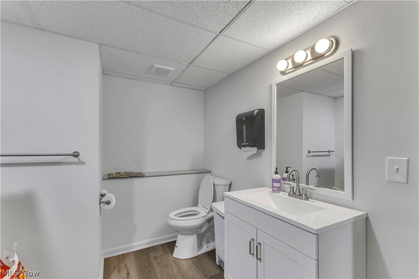 18515 Underwood Avenue is a fully renovated mixed-use property - photo 12