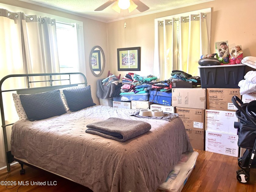 Adorable cozy bungalow in the heart of Biloxi. It's steps away - photo 12