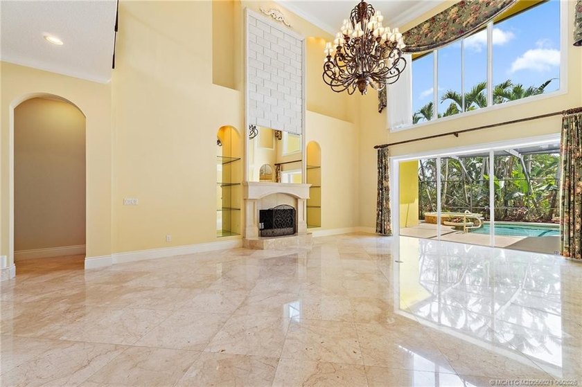 Welcome to 32 Wiregrass Court, a Custom Estate on a private 0 - photo 17