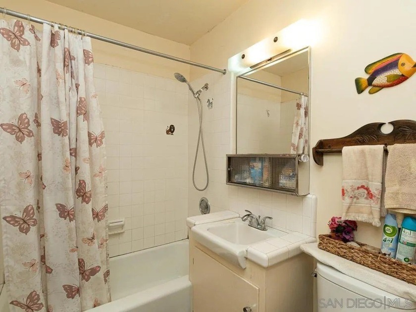 Special and Rare opportunity to own 8 unit apartment building in - photo 23