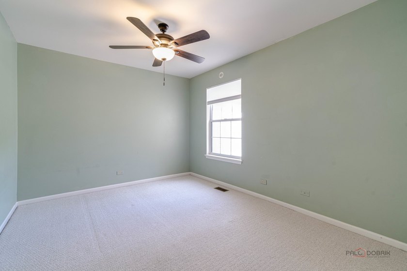 Welcome to one of the finest townhomes in the Schaumburg/Hoffman - photo 21