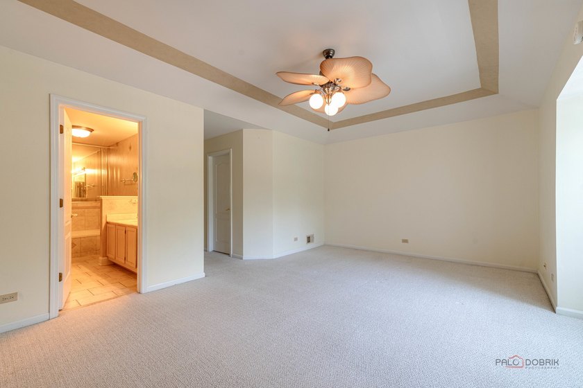 Welcome to one of the finest townhomes in the Schaumburg/Hoffman - photo 23