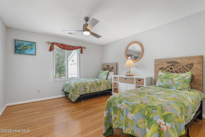 Welcome to waterfront living in the heart of Pine Knoll Shores! - photo 25