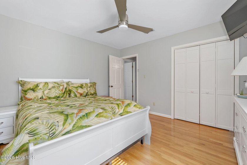 Welcome to waterfront living in the heart of Pine Knoll Shores! - photo 28
