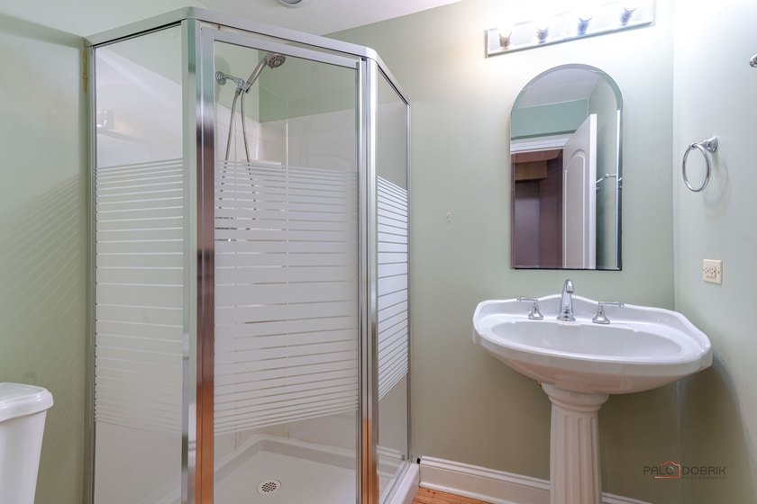 Welcome to one of the finest townhomes in the Schaumburg/Hoffman - photo 28