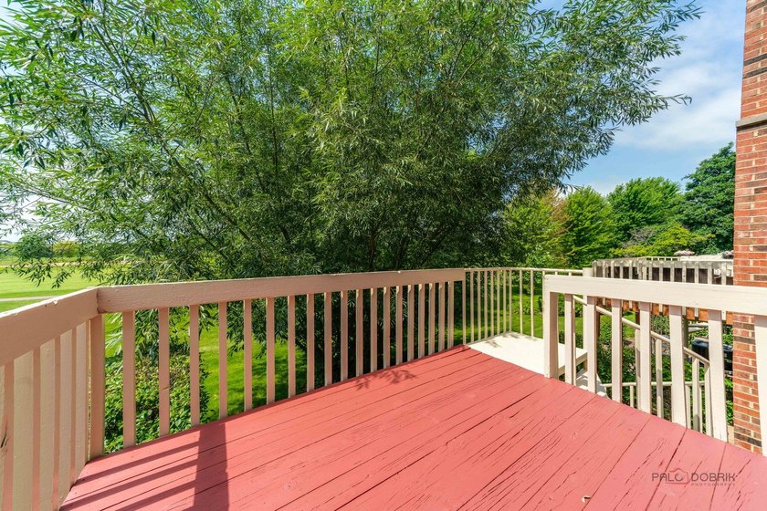 Welcome to one of the finest townhomes in the Schaumburg/Hoffman - photo 30