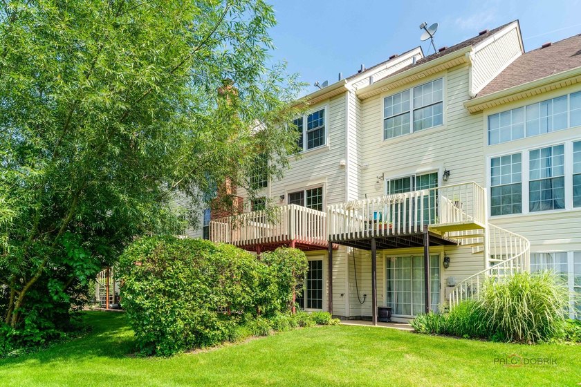 Welcome to one of the finest townhomes in the Schaumburg/Hoffman - photo 36