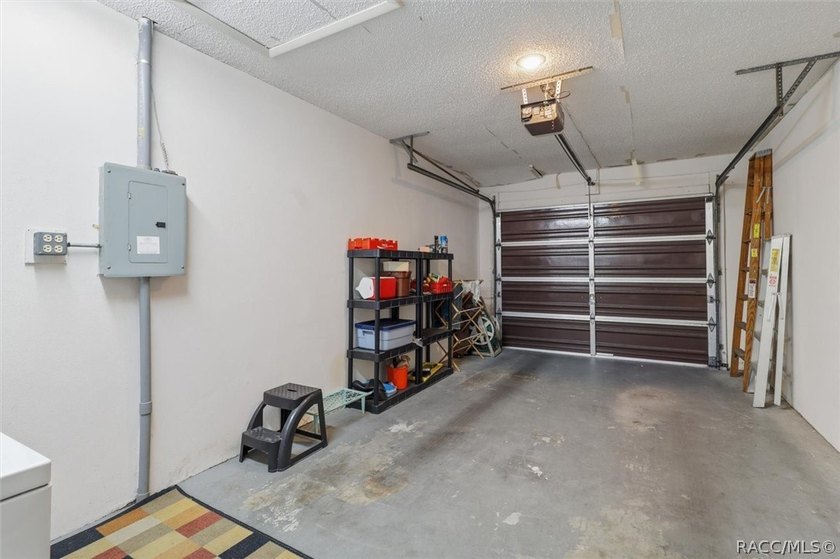 Welcome to maintenance-free living in the desirable Third - photo 33
