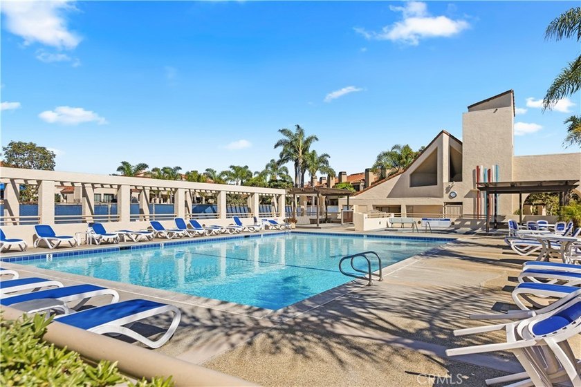 Location, Location, Location. This Broadmoor Huntington Harbor - photo 3