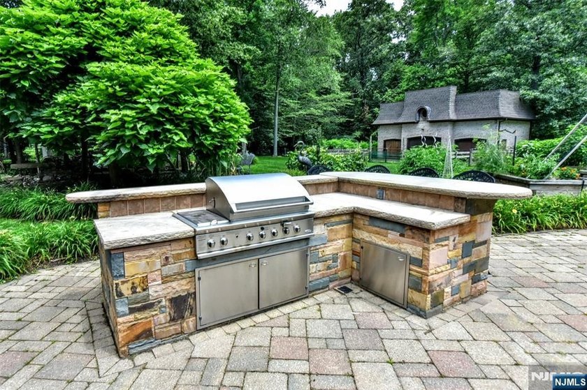 A rare offering in one of Saddle River's most coveted enclaves - photo 16
