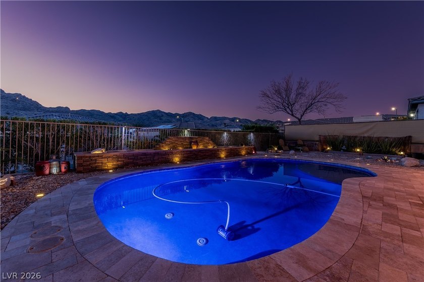 Discover the epitome of desert oasis living in this stunning 3 - photo 36