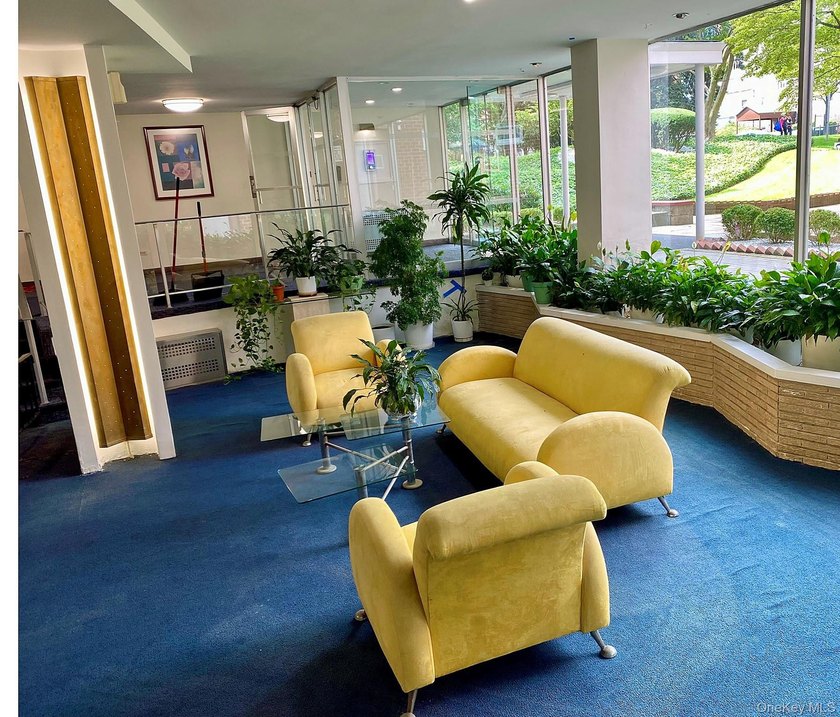 Experience elevated city living in this beautiful top-floor - photo 5
