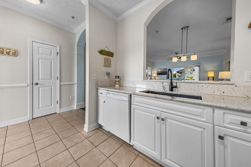 Impeccably maintained and beautifully upgraded 2-bedroom, 2-bath - photo 12