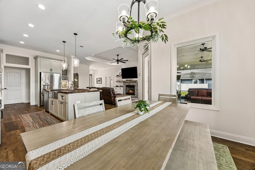 SHOWING LIKE A MODEL HOME, this exceptional custom-built - photo 21