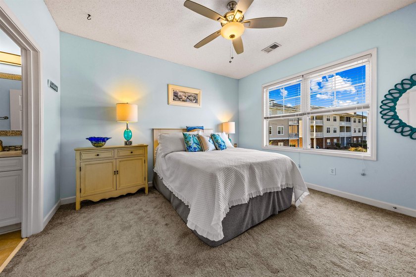 Impeccably maintained and beautifully upgraded 2-bedroom, 2-bath - photo 24